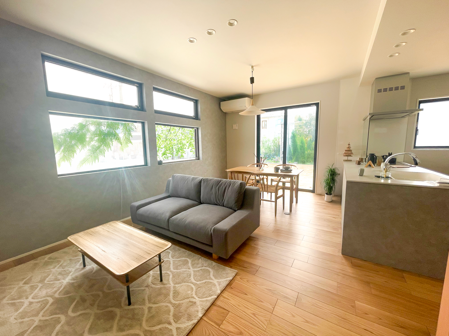 オリバー建築設計｜デザイン住宅｜新築｜富山市-高岡市-射水市-滑川市｜家は、家族との時を刻む場所。お気に入りの空間に、自分らしさをつめこんで、家族と、仲間と、自分の時間もたくさん楽しもう。オリバーは「暮らしを楽しむこと」をコーディネートする富山の会社です。