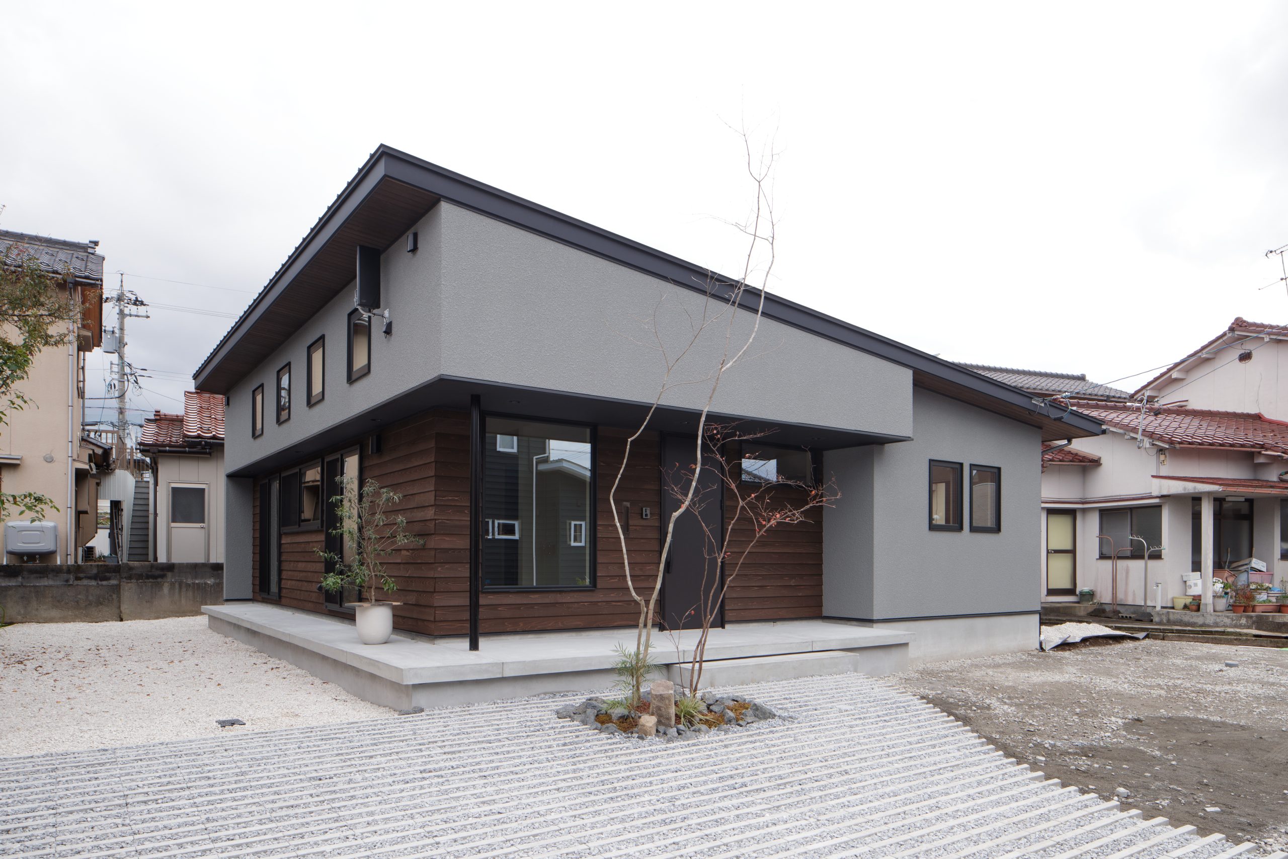 オリバー建築設計|デザイン住宅|新築|富山市-高岡市-射水市-滑川市|家は、家族との時を刻む場所。お気に入りの空間に、自分らしさをつめこんで、家族と、仲間と、自分の時間もたくさん楽しもう。オリバーは「暮らしを楽しむこと」をコーディネートする富山の会社です。