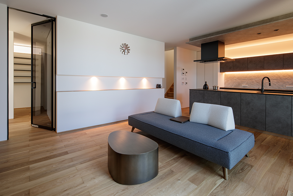 住む人によって完成する、家族で染める。「器」という名の住まい。