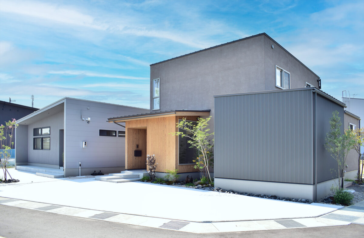 オリバー建築設計｜デザイン住宅｜新築｜富山市-高岡市-射水市-滑川市｜家は、家族との時を刻む場所。お気に入りの空間に、自分らしさをつめこんで、家族と、仲間と、自分の時間もたくさん楽しもう。オリバーは「暮らしを楽しむこと」をコーディネートする富山の会社です。 />