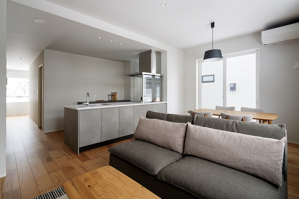 オリバー建築設計｜デザイン住宅｜新築｜富山市-高岡市-射水市-滑川市｜家は、家族との時を刻む場所。お気に入りの空間に、自分らしさをつめこんで、家族と、仲間と、自分の時間もたくさん楽しもう。オリバーは「暮らしを楽しむこと」をコーディネートする富山の会社です。